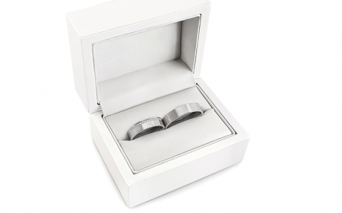 Jegygyűrű kövekkel szélessége 5,3 mm - STOB215 - dobozban